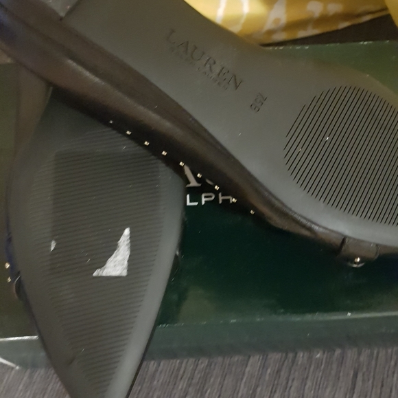 Luxurious Ralph Lauren Flats - Picture 4 of 5